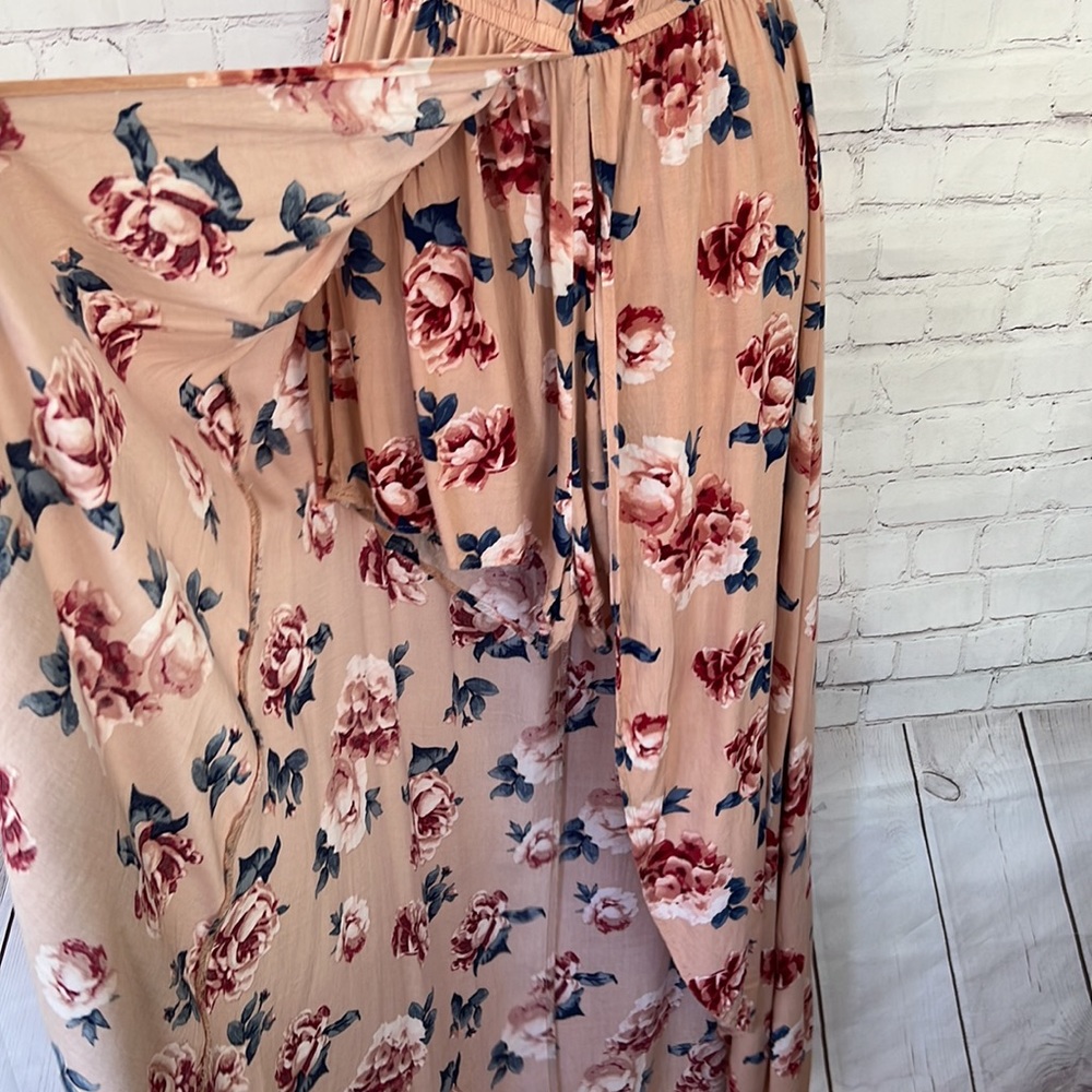 Charlotte Russe floral bohemian romper - Picture 4 of 10